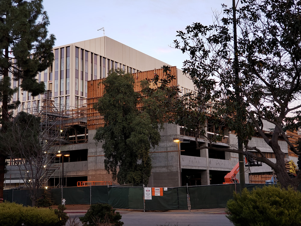 Progress on the new IMOB at El Camino Hospital, the future home of El Camino Women's Medical Group